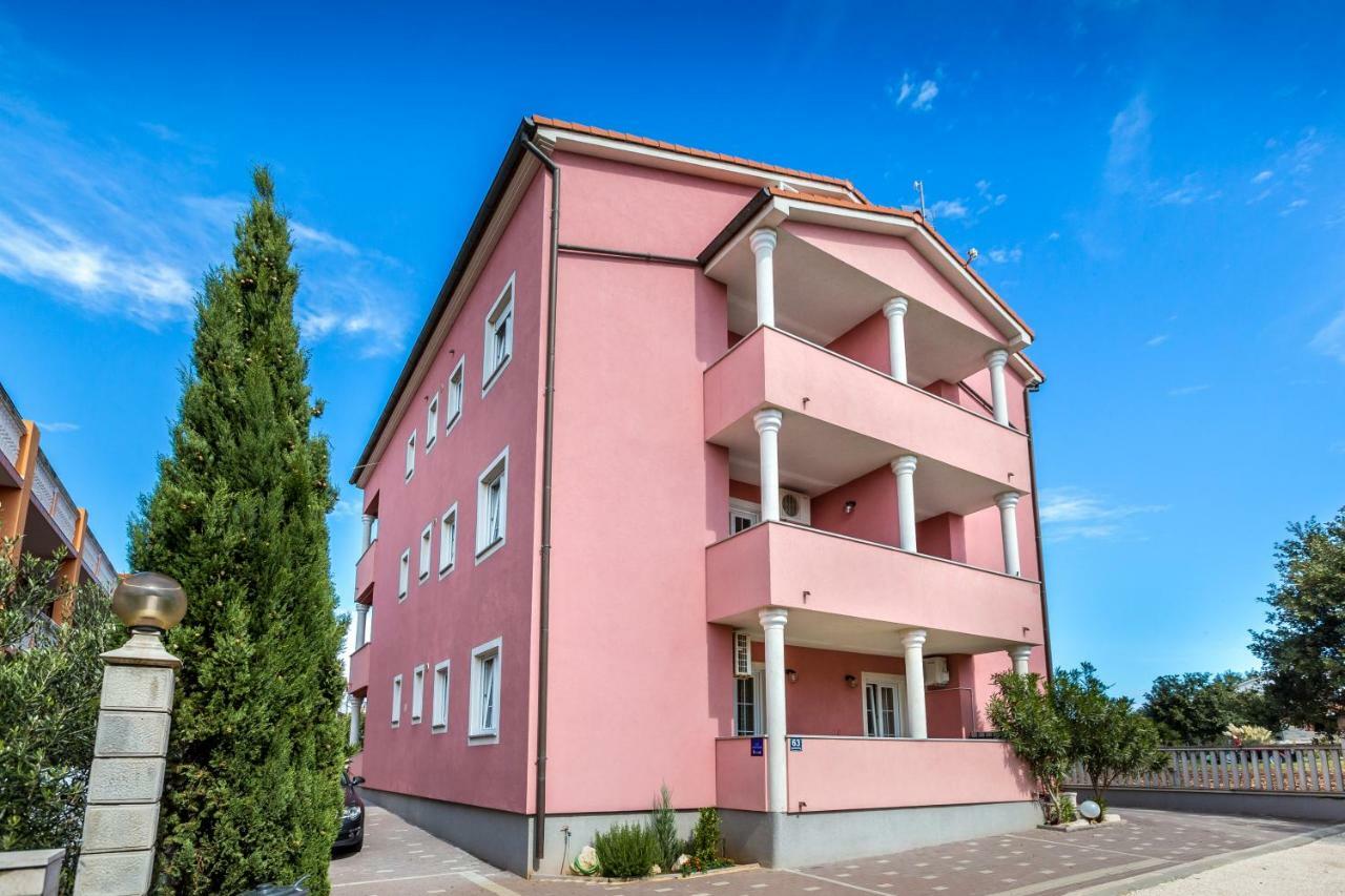 Apartmani Diana Μεντουλίν Εξωτερικό φωτογραφία
