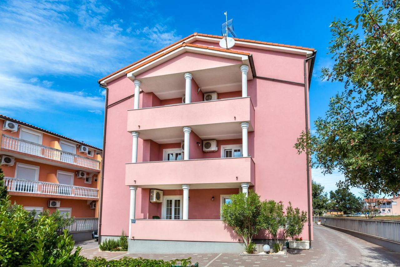 Apartmani Diana Μεντουλίν Εξωτερικό φωτογραφία